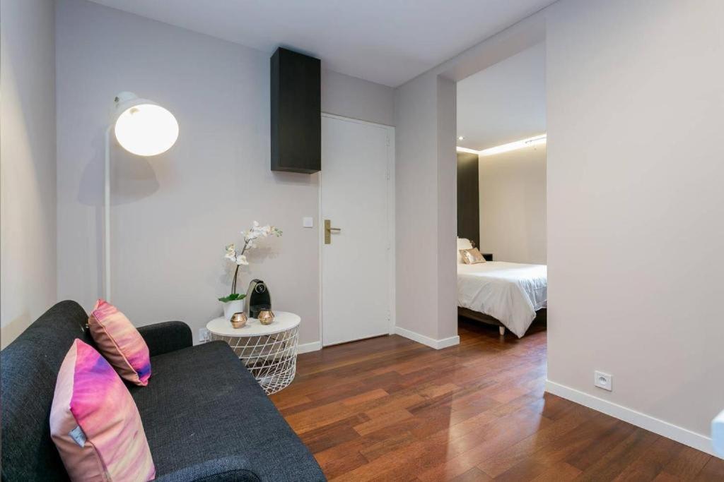 Ferienwohnung Modernized Studio - Meters From The Invalides Gardens Paris Exterior foto