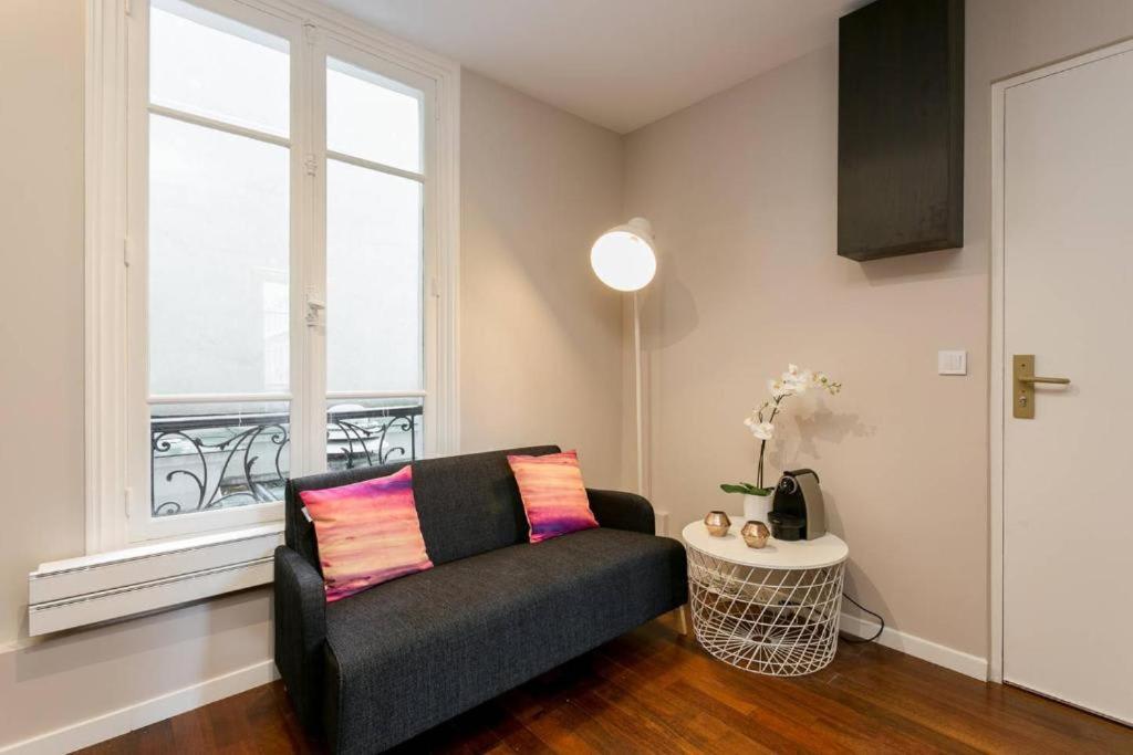 Ferienwohnung Modernized Studio - Meters From The Invalides Gardens Paris Exterior foto