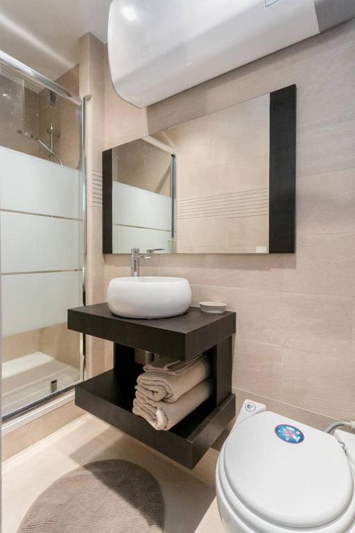 Ferienwohnung Modernized Studio - Meters From The Invalides Gardens Paris Exterior foto